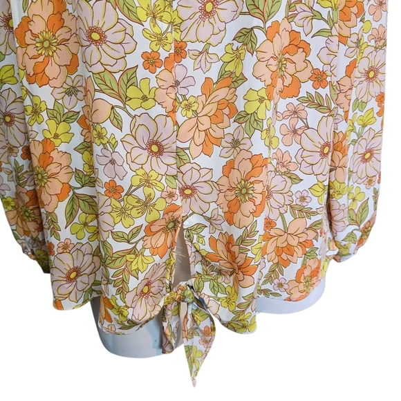 Square Neck Floral Blouse With A Tie Bottom. - Picture 3 of 5